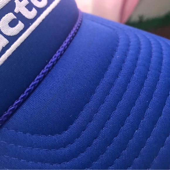 Ford Tractors SnapBack - Picture 8 of 11